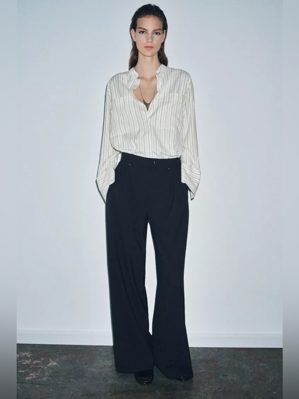 Zara NAVY BLUE PLEATED WIDE LEG PANTS ZW COLLECTION